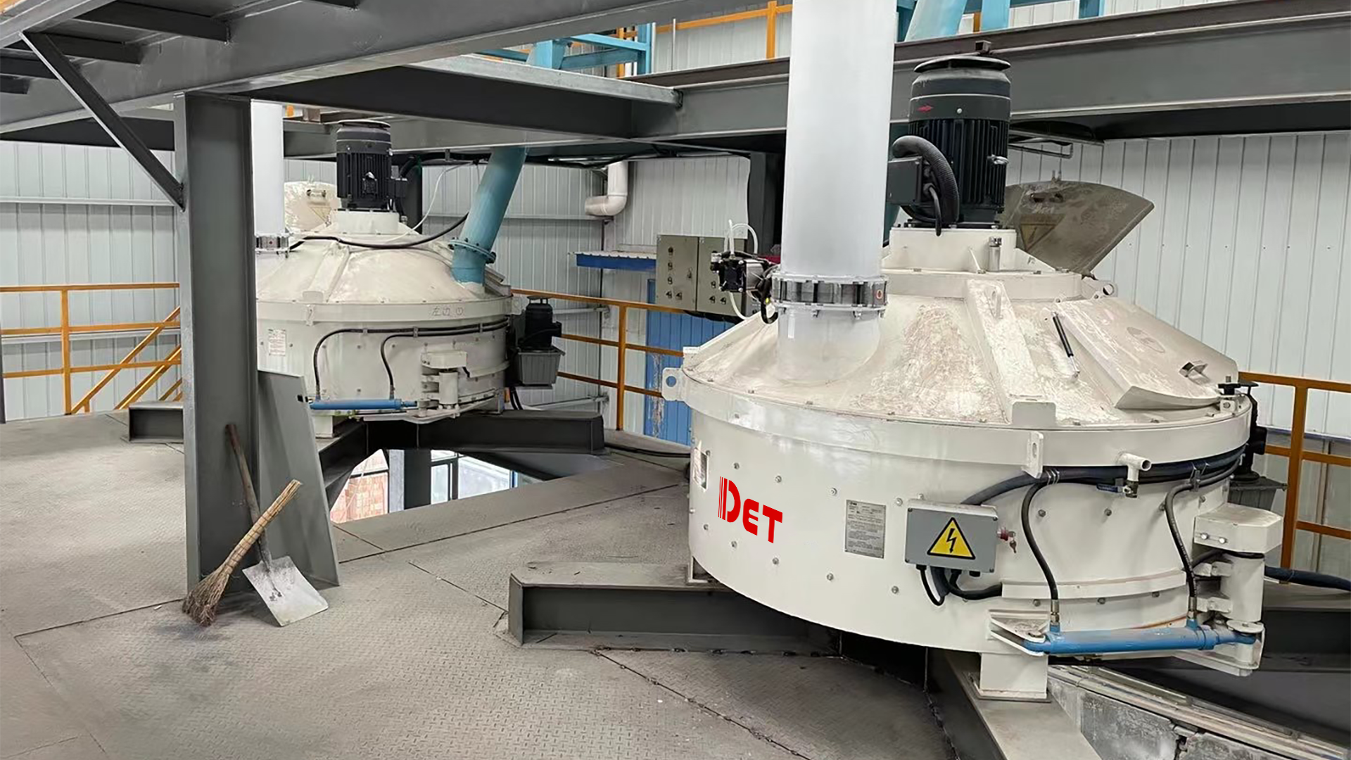 青島迪拓：高效混合攪拌設備，精確計量系統，專業的危廢固化與飛灰處理解決方案