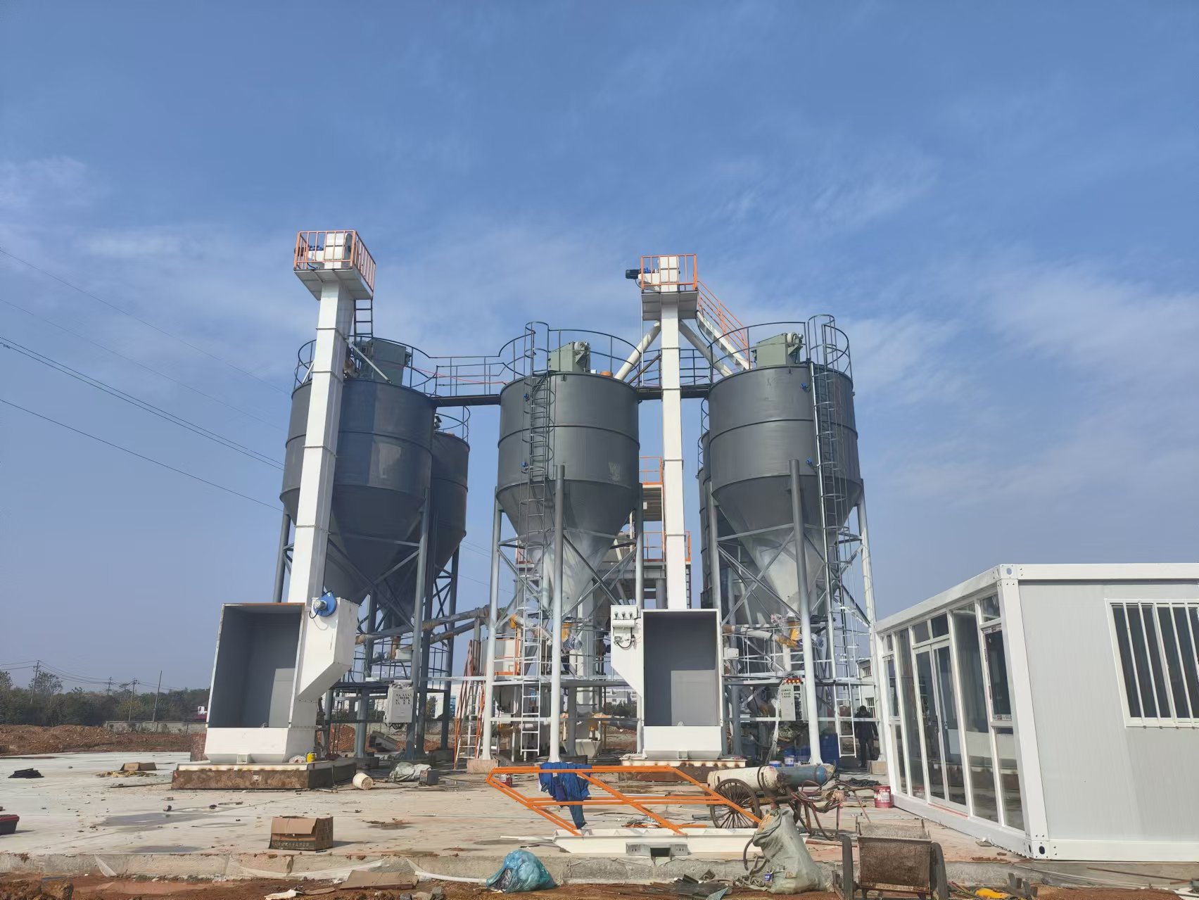 青島迪拓環境設備：工業攪拌設備廠家_固廢處理成套系統與高性能混凝土攪拌解決方案